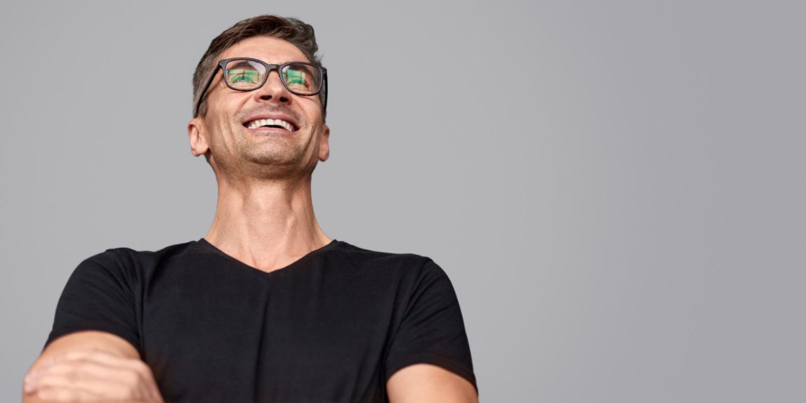 Regularne czyszczenie to kluczowy element dbania o okulary